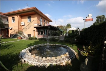 Bed and Breakfast D&D, Cardano al Campo