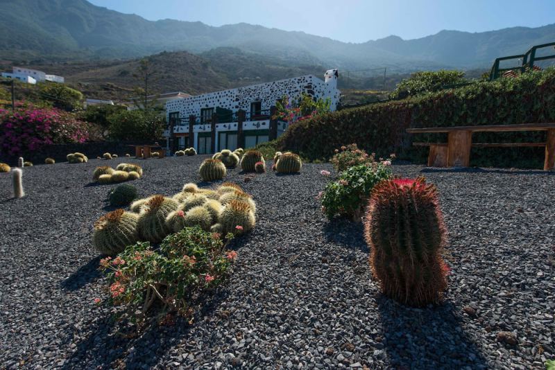 Complejo Rural la Brujita, Frontera