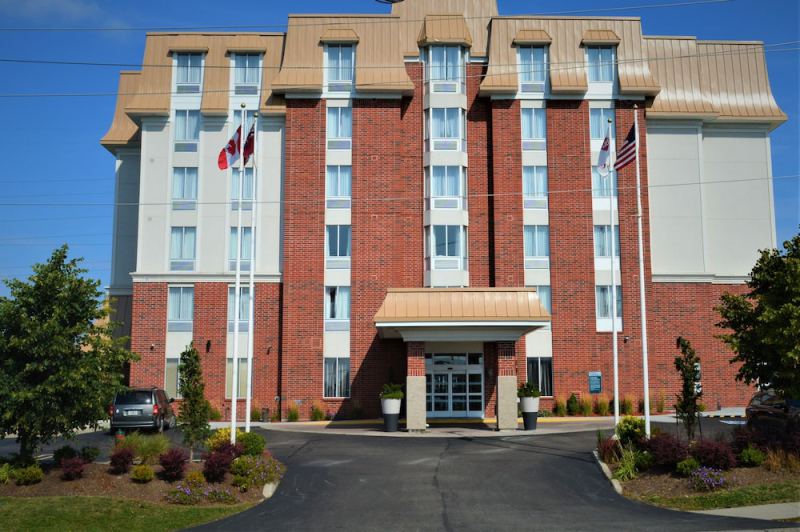 Waterloo Suites Hotel Trademark Collection By Wyndham, Waterloo