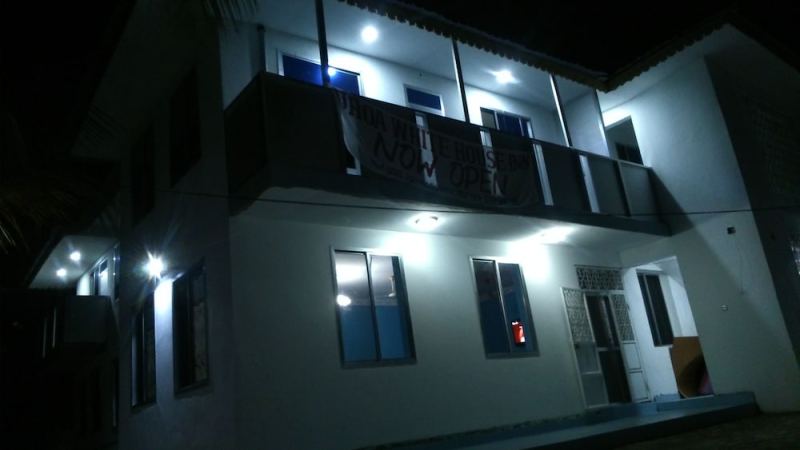 Uroa White House Inn, Uroa