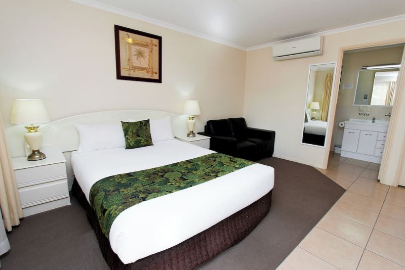 The Palms Motel, Chinchilla