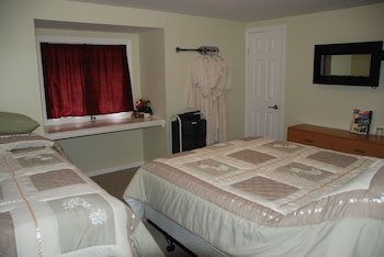 Teddy Bear Bed & Breakfast, Bancroft