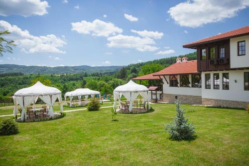 Complex Rayuvski Han, Elena