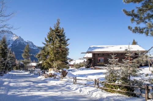 Chalet Carezza, Karersee