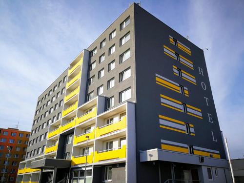 Hotel Terek, Steti