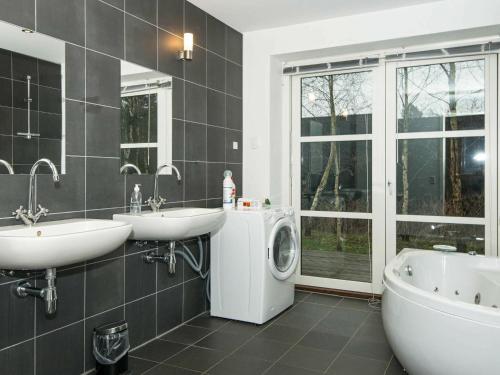 Four Bedroom Holiday home in Ebeltoft 22, Ebeltoft